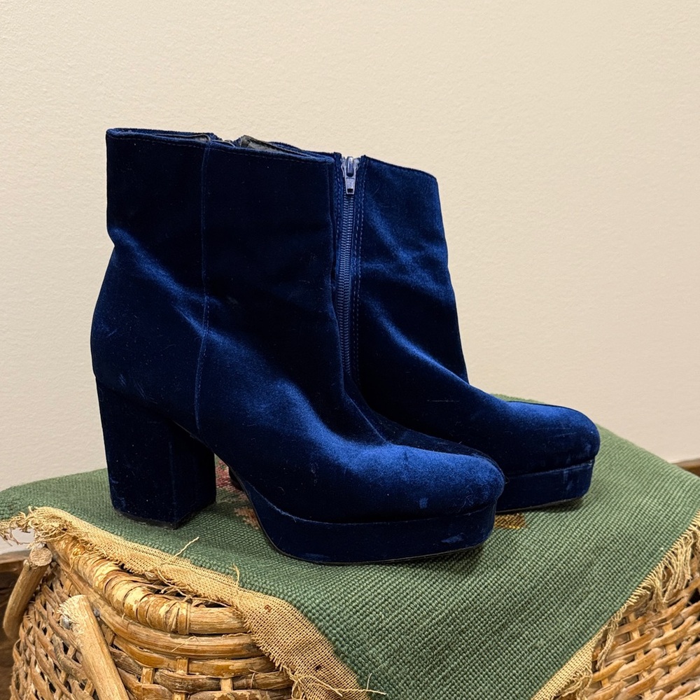 Primark Velvet Heeled Boots in Deep Blue